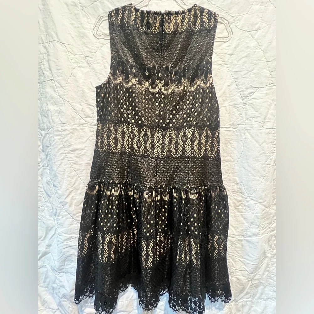 CeCe by Cynthia Steffe black lace dress 
size 4 - Picture 3 of 12